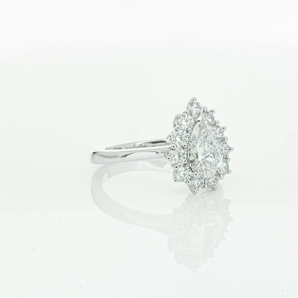 18ct White Gold 1.00ct Pear Cut Diamond Belle Ring