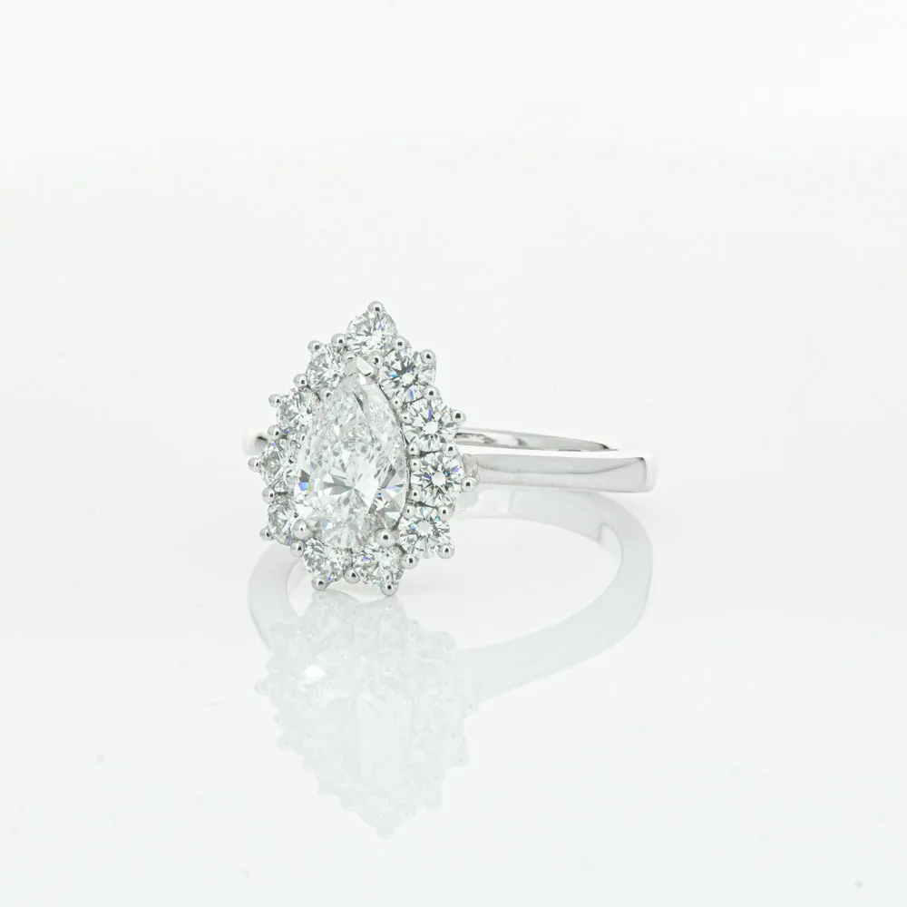 18ct White Gold 1.00ct Pear Cut Diamond Belle Ring