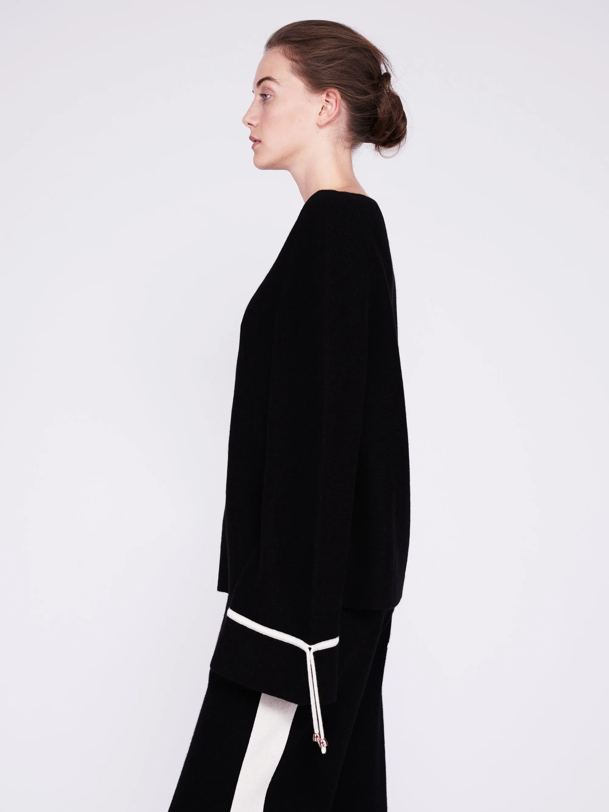 CMMC Bell Sleeve Cashmere Sweater - Noir x White