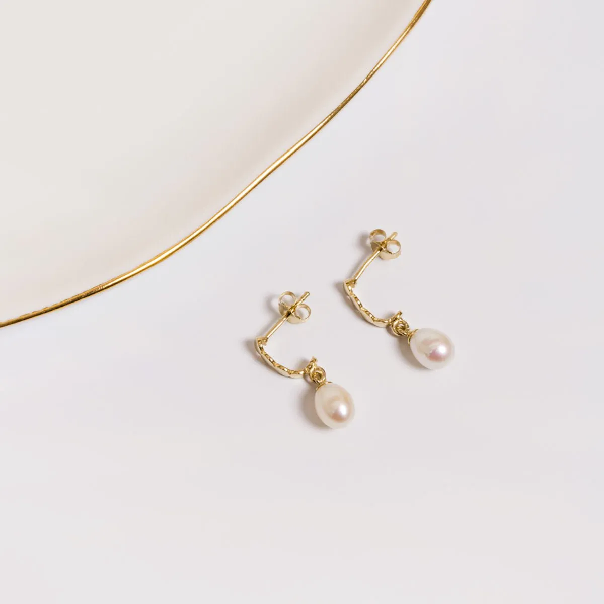 Freshwater Pearl Half Hoop Earrings (Gold)