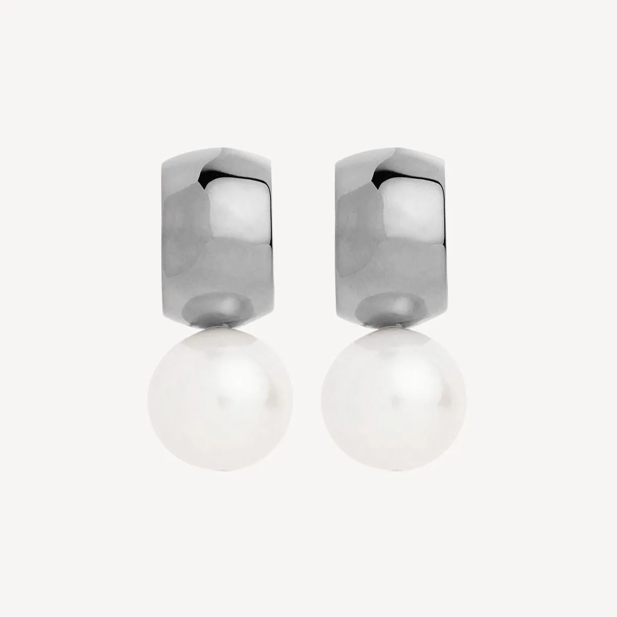 Idyll Pearl Stud Earring