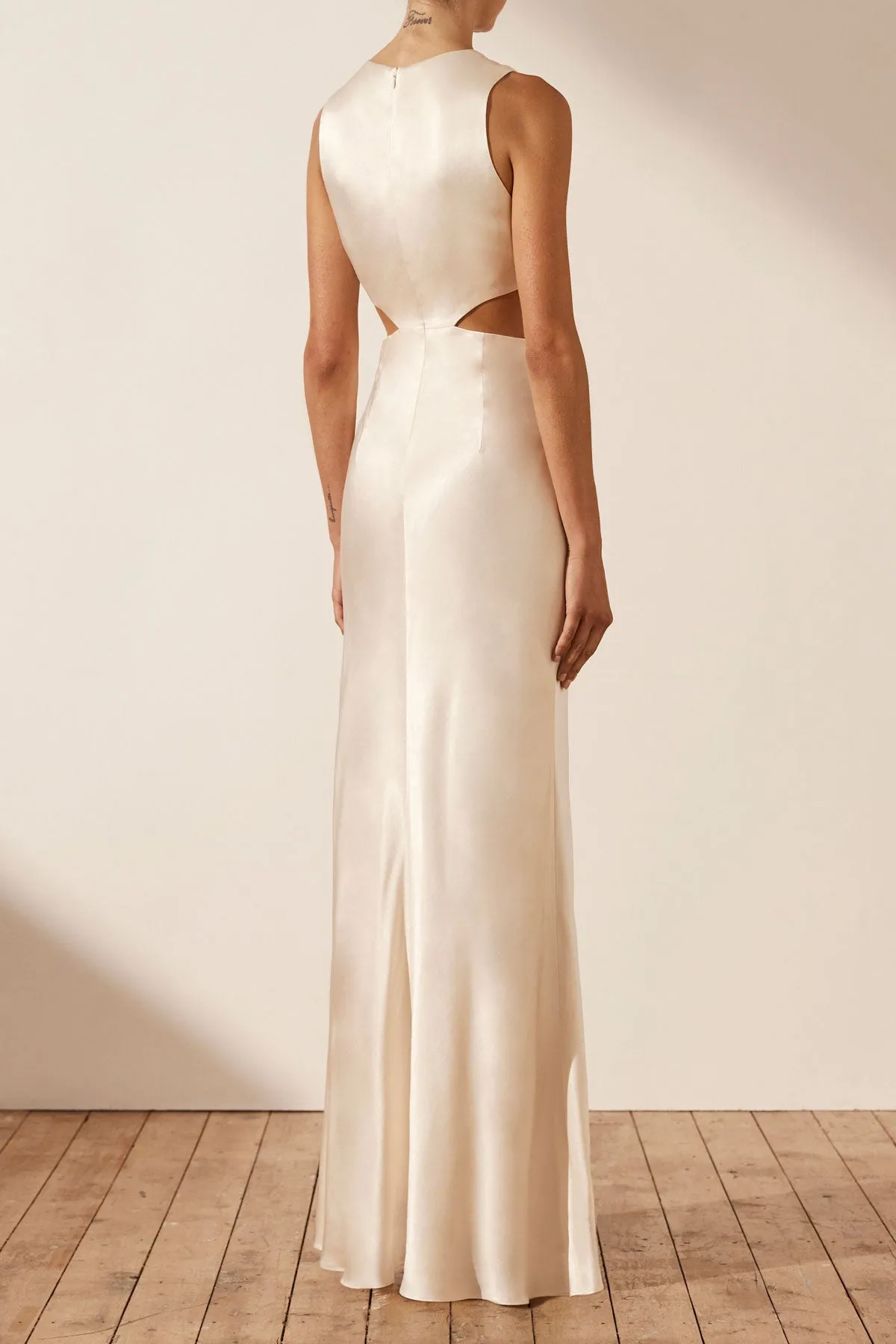 LA LUNE PLUNGED CUT OUT MAXI DRESS - CREAM