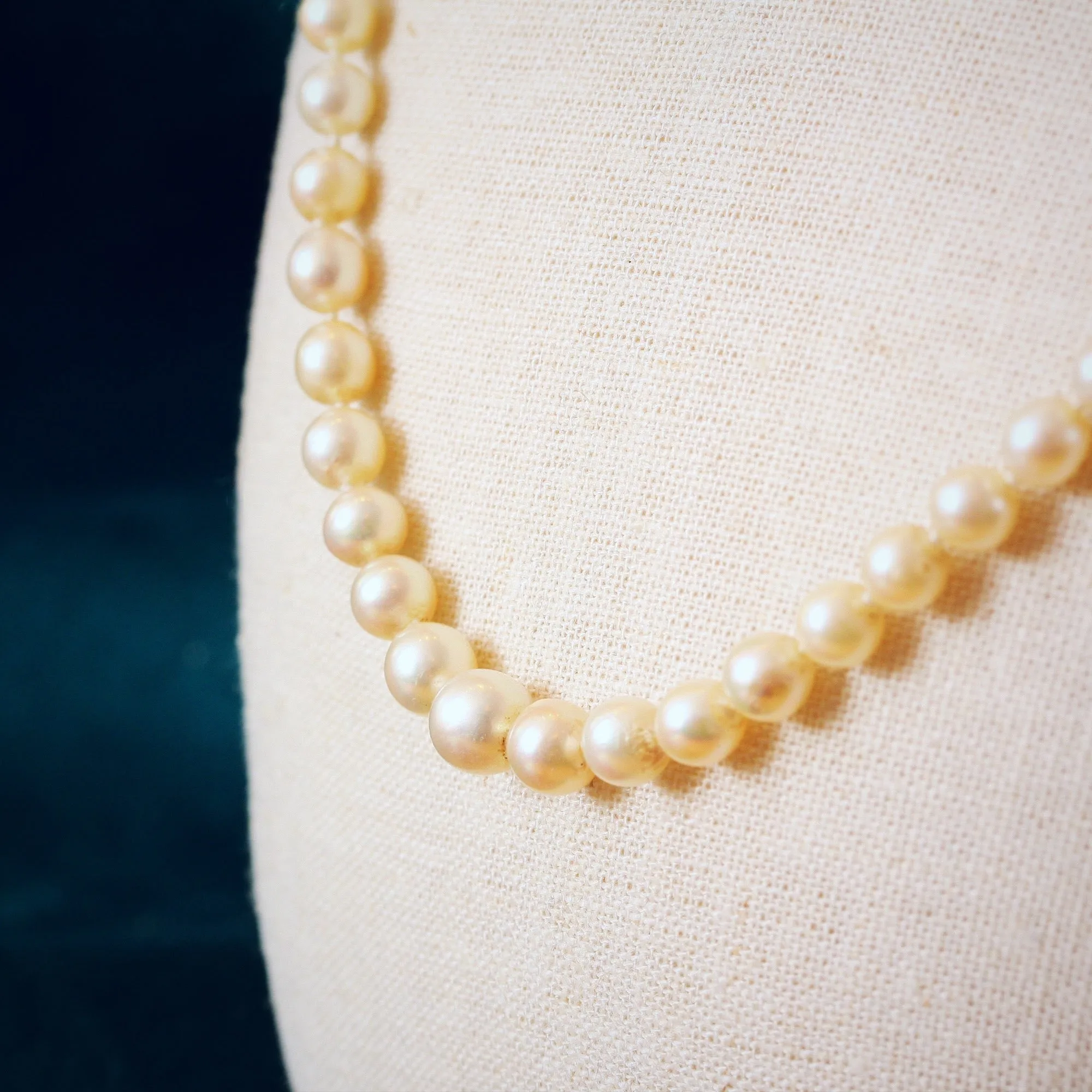 Pretty Vintage Cultured Saltwater Pearl Necklace