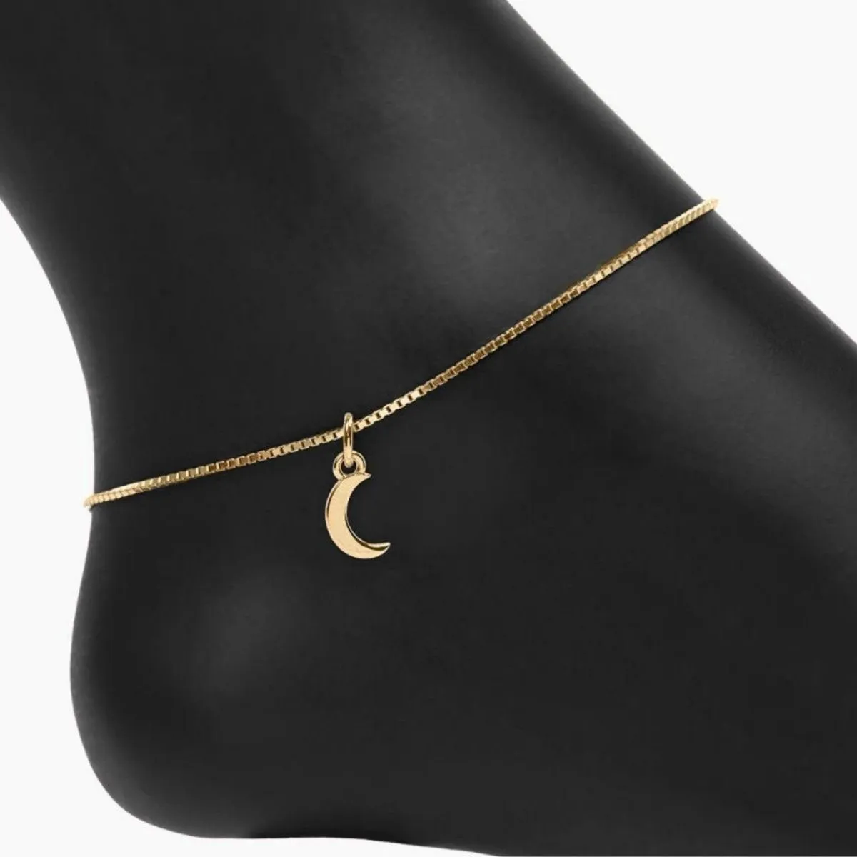 Roma Crescent Moon Charm (Gold)