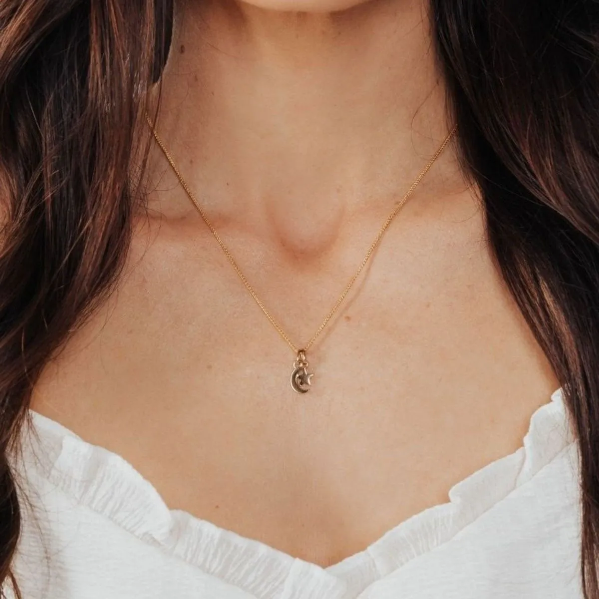 Roma Crescent Moon Charm (Gold)