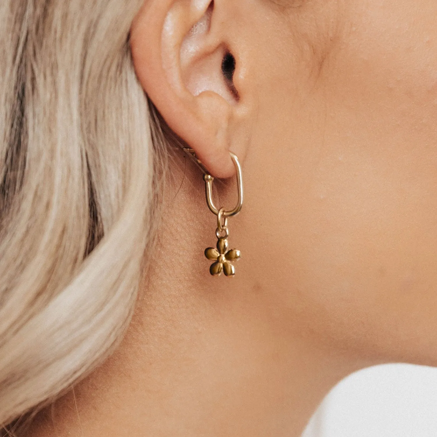 Roma Flower Earrings (Gold)